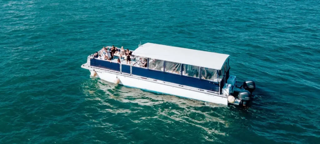 private-charter.webp Corporate group enjoying a private boat charter on Lake Michigan in Chicago